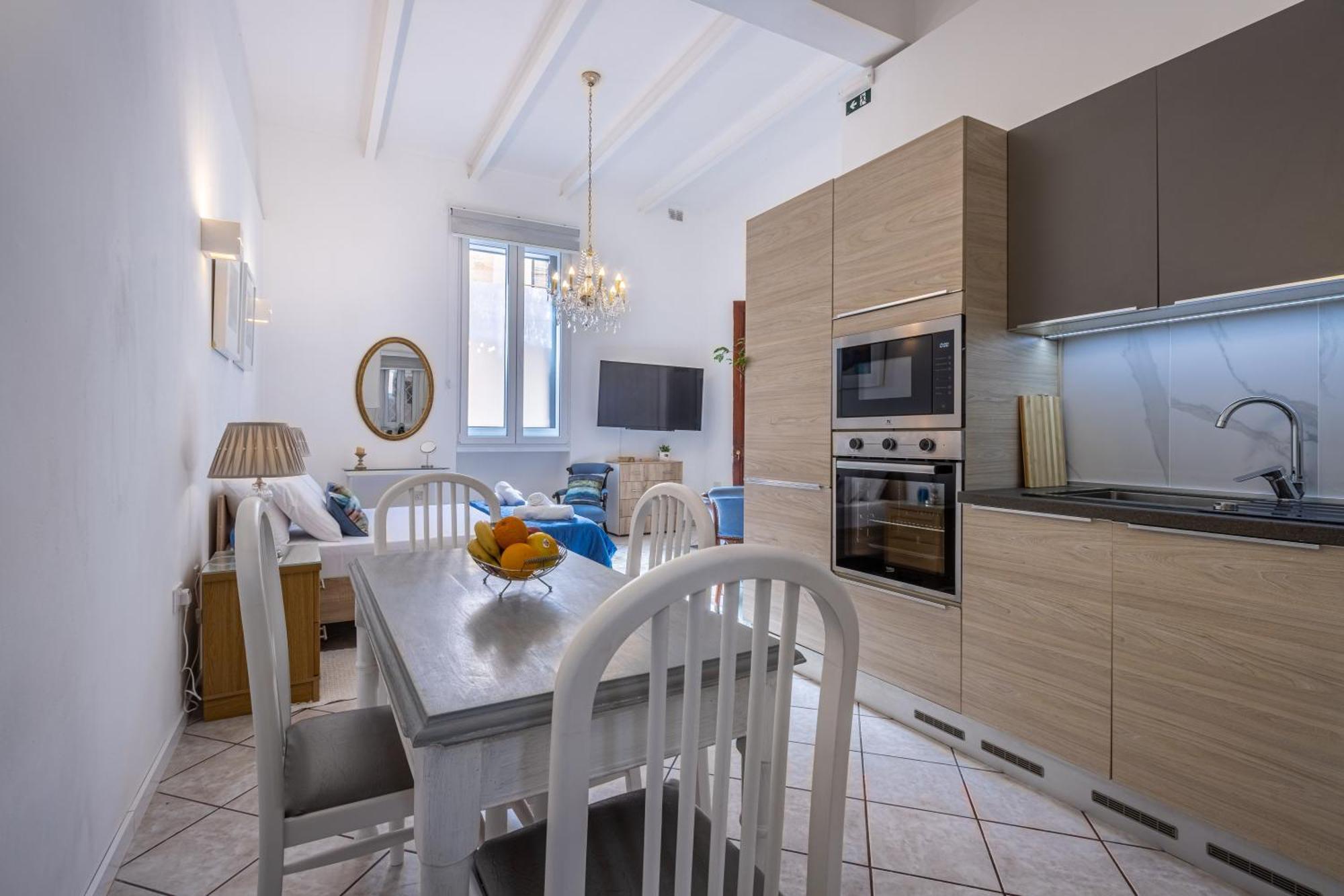 Cozy Carisma Lodging - Central, New And Independent Studio Apartment สลีมา ภายนอก รูปภาพ
