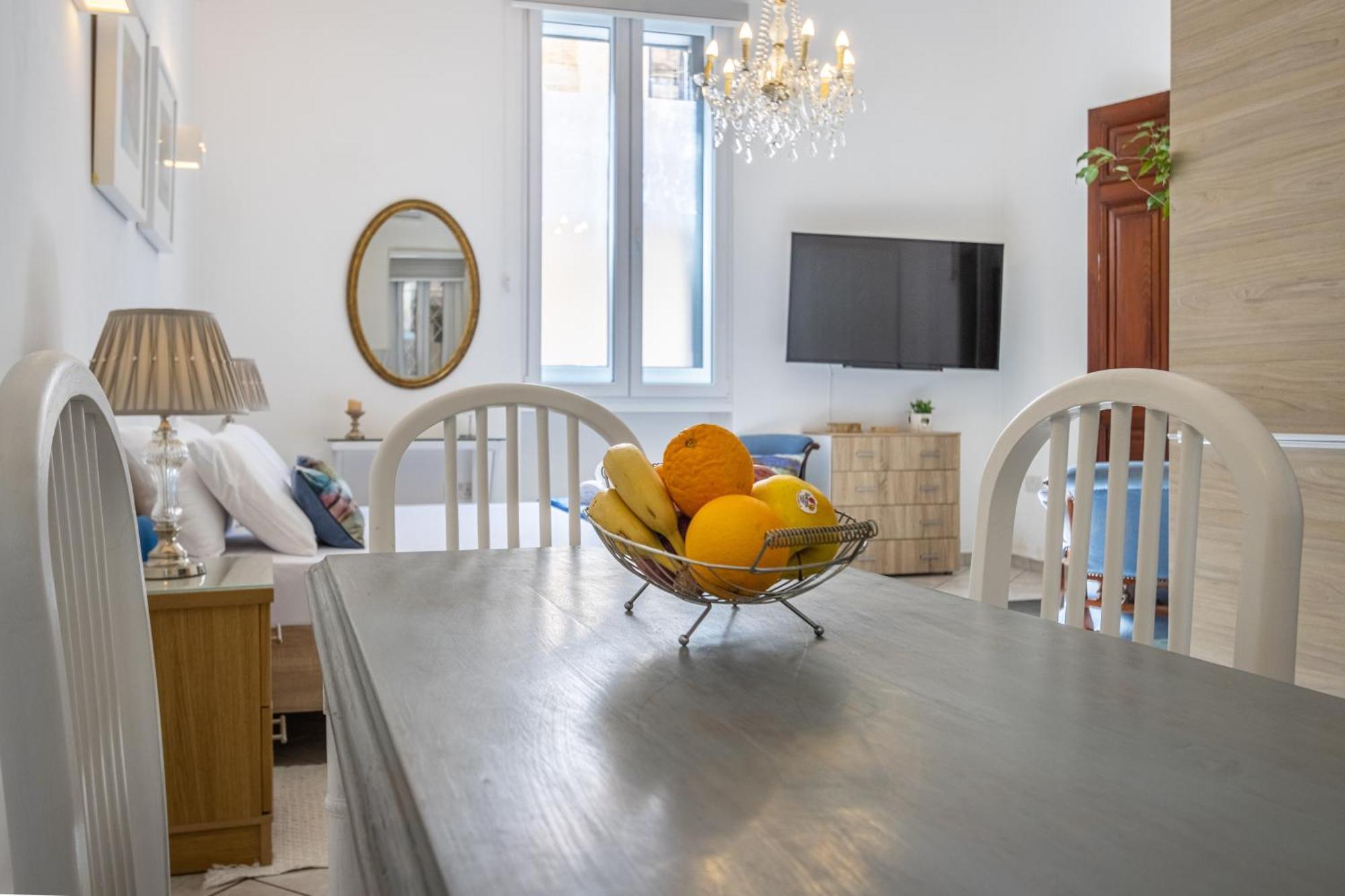 Cozy Carisma Lodging - Central, New And Independent Studio Apartment สลีมา ภายนอก รูปภาพ