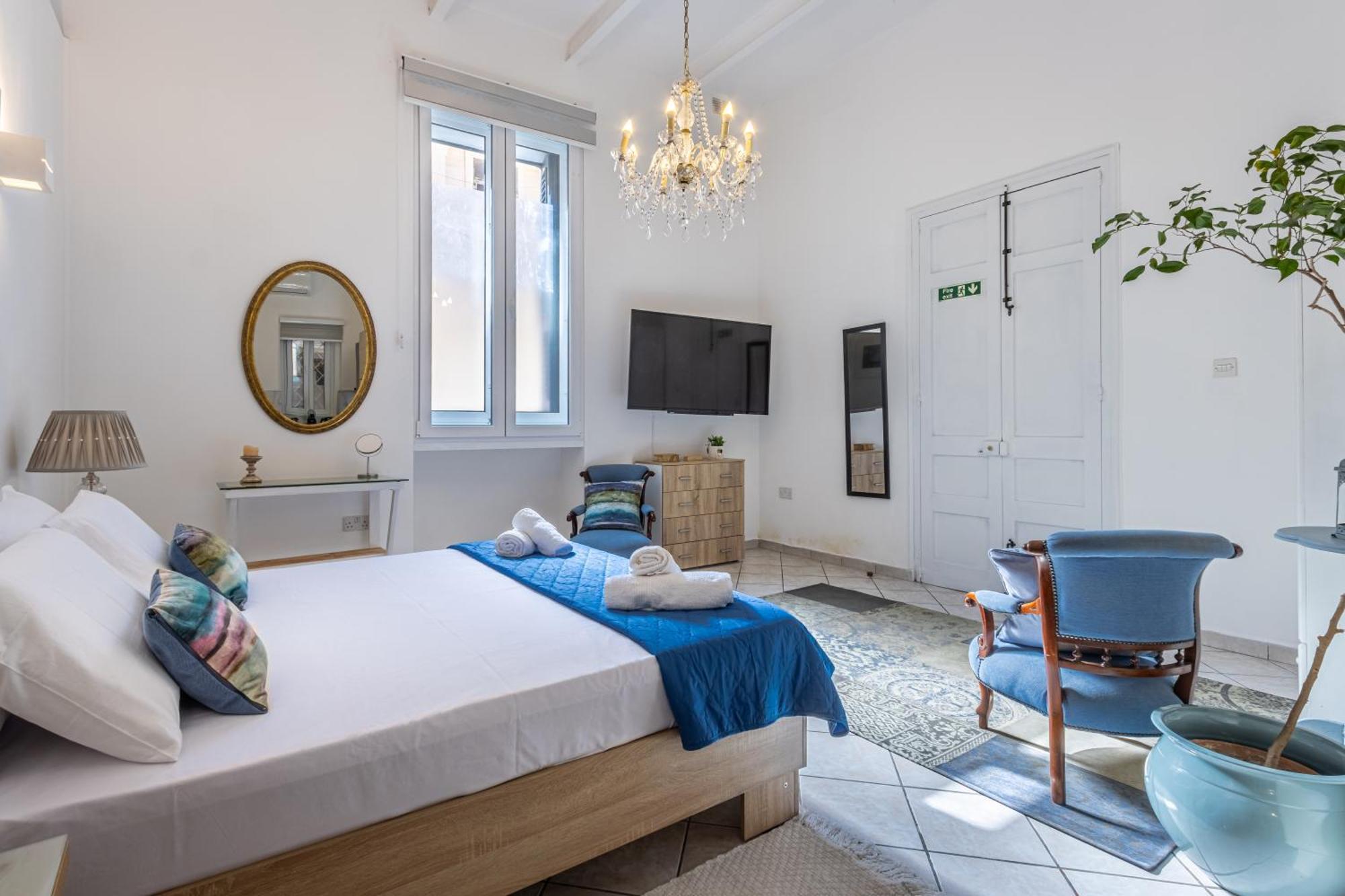 Cozy Carisma Lodging - Central, New And Independent Studio Apartment สลีมา ภายนอก รูปภาพ